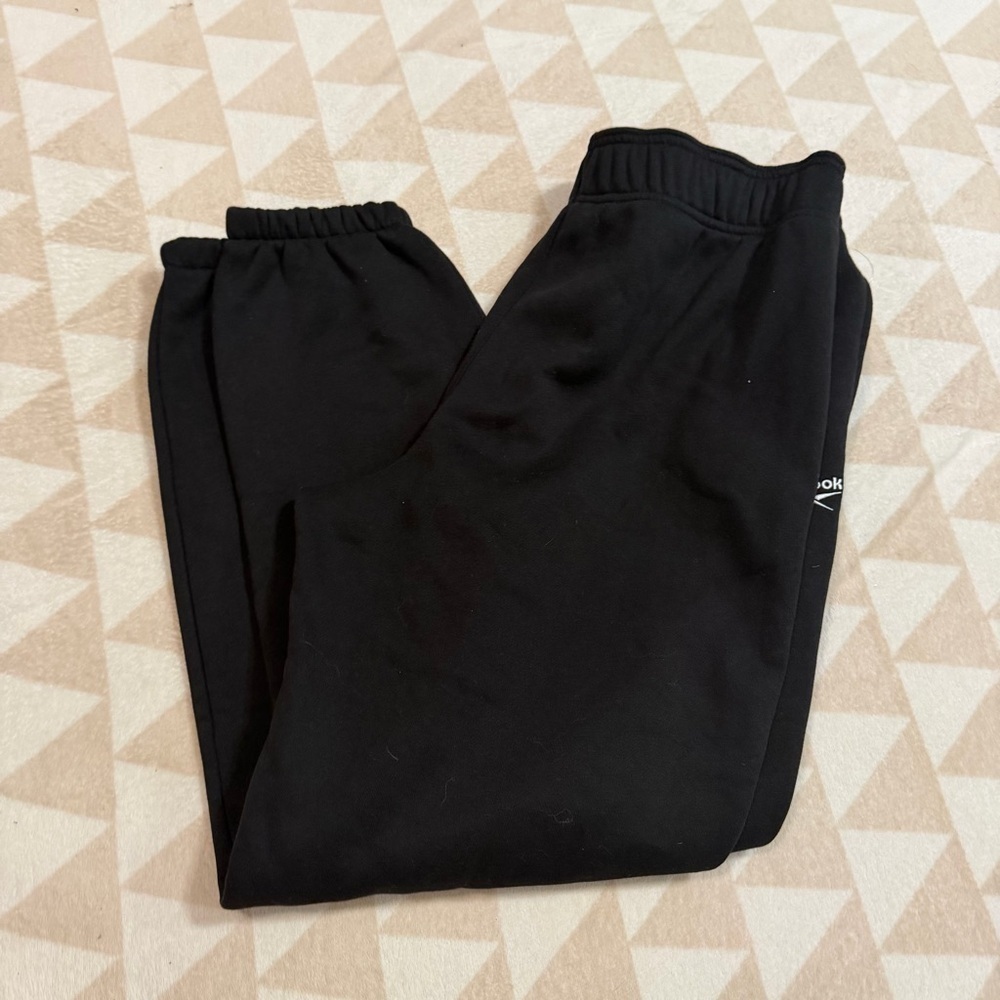 Reebok 
Women's Medium Vector Sweatpants